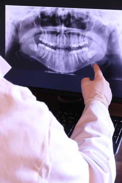 Best Cracked Tooth Emergency Dentist  in Olivet, MI